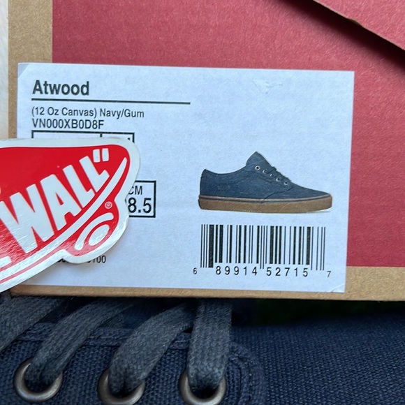 Vans Men’s Atwood
(12 Oz Canvas) Navy/Gum
VN000XB0D8F
Sneakers - Picture 16 of 16
